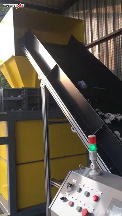 蘇州羅技電子垃圾破碎機現場圖1 蘇州羅技電子垃圾破碎機現場圖1