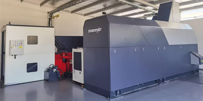 恩派特<i style='color:red'>大型鋁屑壓塊機</i>：高效處理大產(chǎn)量，強力壓縮緊實餅塊