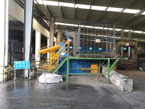 威立雅全自動廢鋼打包機定制案例 威立雅全自動廢鋼打包機定制案例