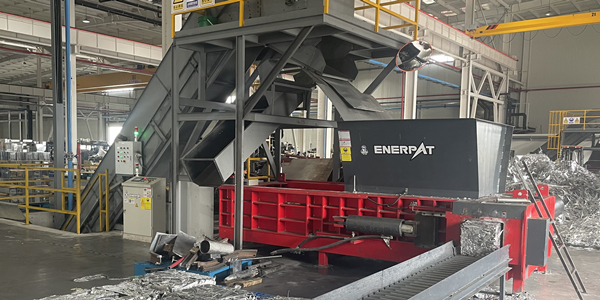 揭秘沖壓邊角料打包機：如何讓廢棄邊角料“重獲新生”？