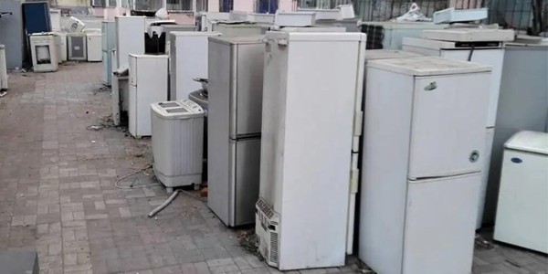 廢舊冰箱含危廢難處理？恩派特廢舊冰箱拆解線來解決！