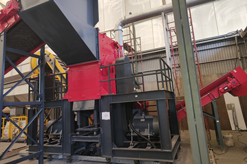 日本-大阪某公司定制鋁型材破碎線客戶現場 日本-大阪某公司定制鋁型材破碎線客戶現場