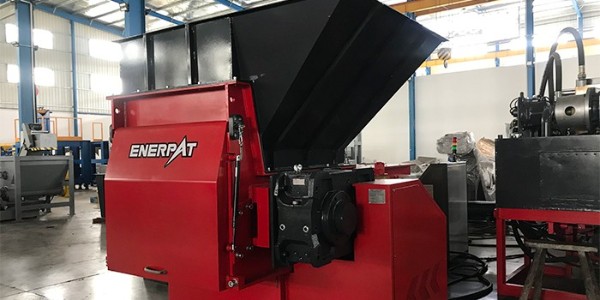 廢舊農膜污染嚴重？廢舊農膜撕碎機來解決