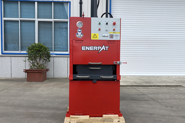 大連某船務公司定制船用打包機案例 大連某船務公司定制船用打包機案例