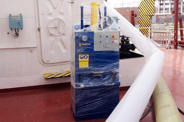 青島某海事公司定制垃圾打包機案例 青島某海事公司定制垃圾打包機案例