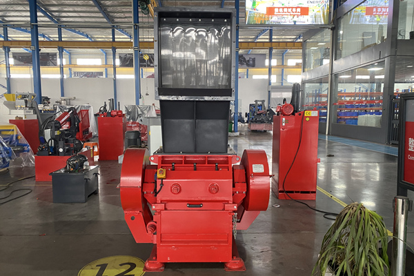 蘇州某橡塑公司定制塑料破碎機案例 蘇州某橡塑公司定制塑料破碎機案例