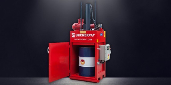 油漆桶體積大難處理怎么辦?電動(dòng)液壓油桶壓扁機(jī)顯本領(lǐng)