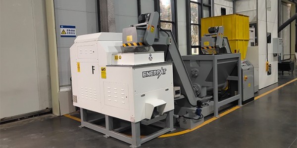 液壓鐵屑壓塊機臥式和立式的區別