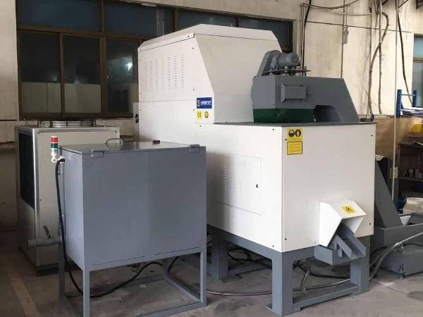 南京某車(chē)輛制造公司定制鋁屑?jí)猴灆C(jī)案例 南京某車(chē)輛制造公司定制鋁屑?jí)猴灆C(jī)案例