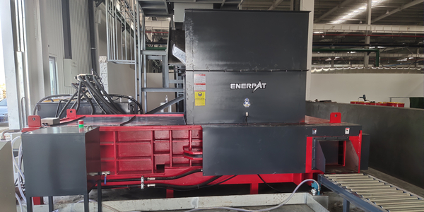 恩派特料斗式打包機：全自動化緊實打包電池鋁殼廢料，引領高效資源利用新時代