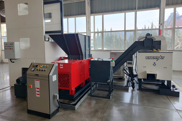 富士達電梯配件（上海）公司定制鐵屑壓餅機案例