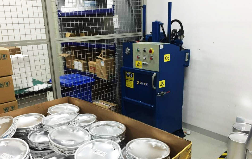 油漆桶壓扁機 油漆桶壓扁機