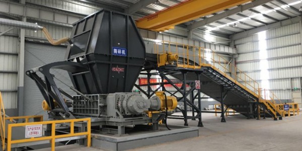 高硬度鋁型材怎么處理？廢鋁撕碎機刀片輕松撕碎