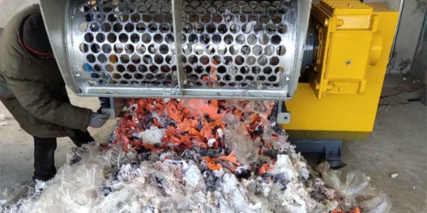 薄膜撕碎機(jī)單軸好還是雙軸好？薄膜撕碎機(jī)選擇方法介紹