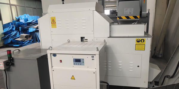 解析車床鐵屑壓塊機——實現廢鐵屑回收再利用的工業裝備