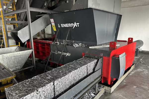 廣東某汽車部件公司定制鋁制邊角料壓塊機案例 廣東某汽車部件公司定制鋁制邊角料壓塊機案例