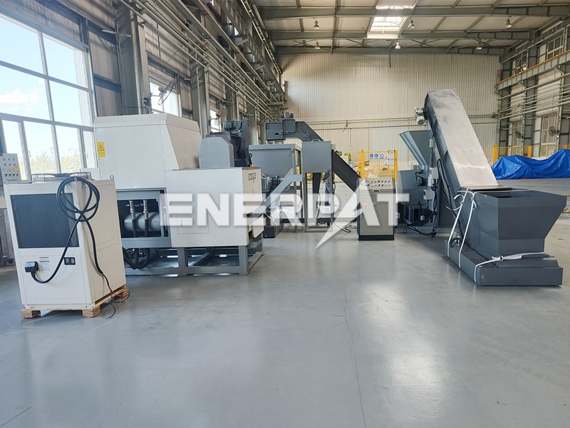 雙出餅鋁屑?jí)簤K機(jī) 雙出餅鋁屑?jí)簤K機(jī)