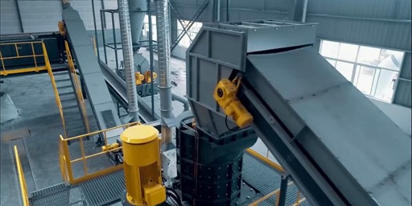 廢冰箱回收后都去哪里了？廢舊冰箱拆解生產線告訴你！